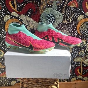 NIKE ZOOM MERCURIAL SUPERFLY soccer cleats size 10M. Used only 2 times.